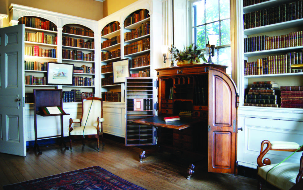 The library at the Edmondston-Alston House